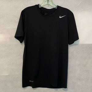 Nike dry fit black short sleeve shirt